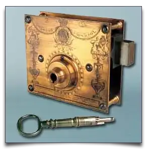 zamek drzwiowy z kluczem