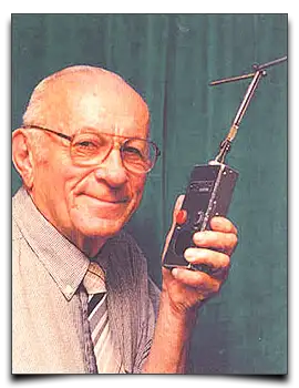 Al Gross ze swoim radiotelefonem