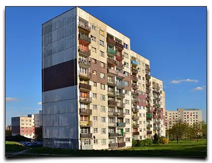 blok mieszkalny z wielkiej płyty