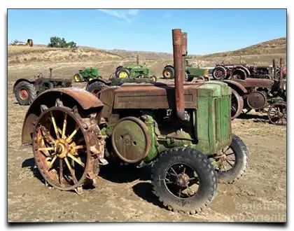 stary ciągnik Deere