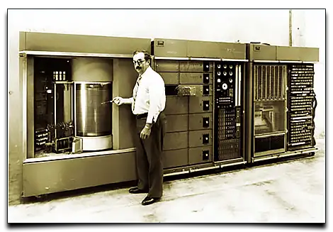 pierwszy dysk o pojemności 3,75 MB z 1956 roku