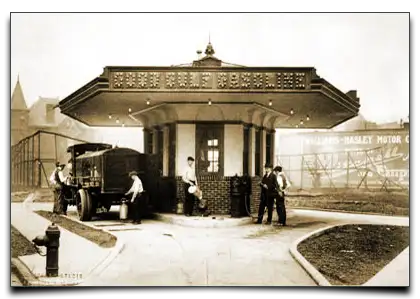 stacja paliwowa z 1913 roku