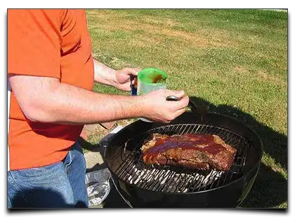 mięso na grillu
